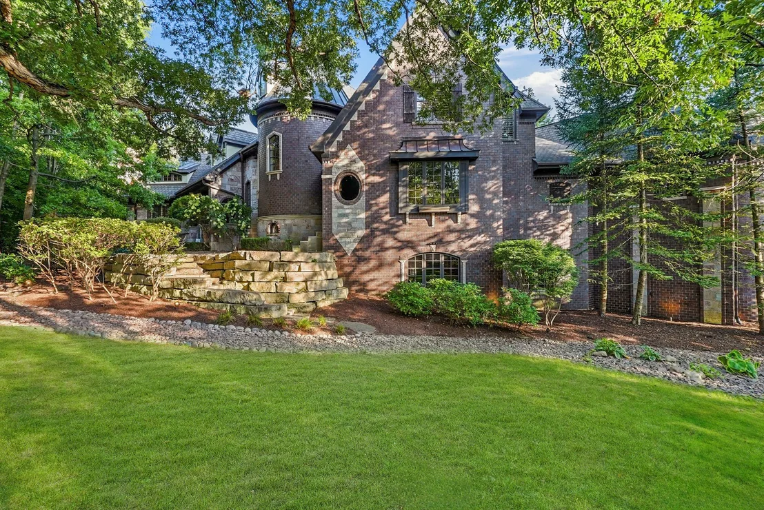 Photo of 501 Chatfield Road