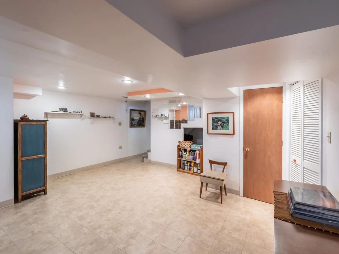 Photo of 5477 N Octavia Avenue