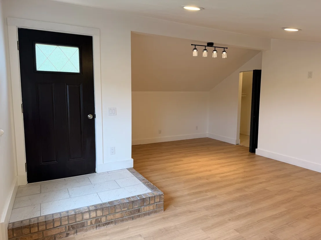 Photo of 121 Oak Drive