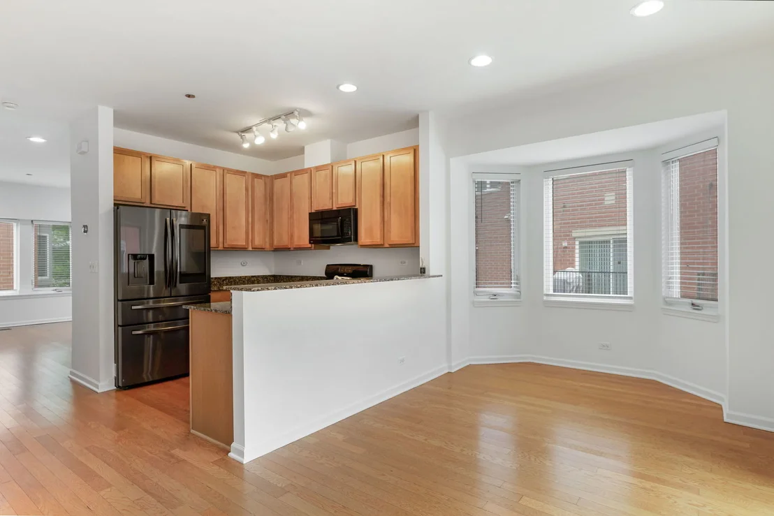 Photo of 2403 W 32nd Place