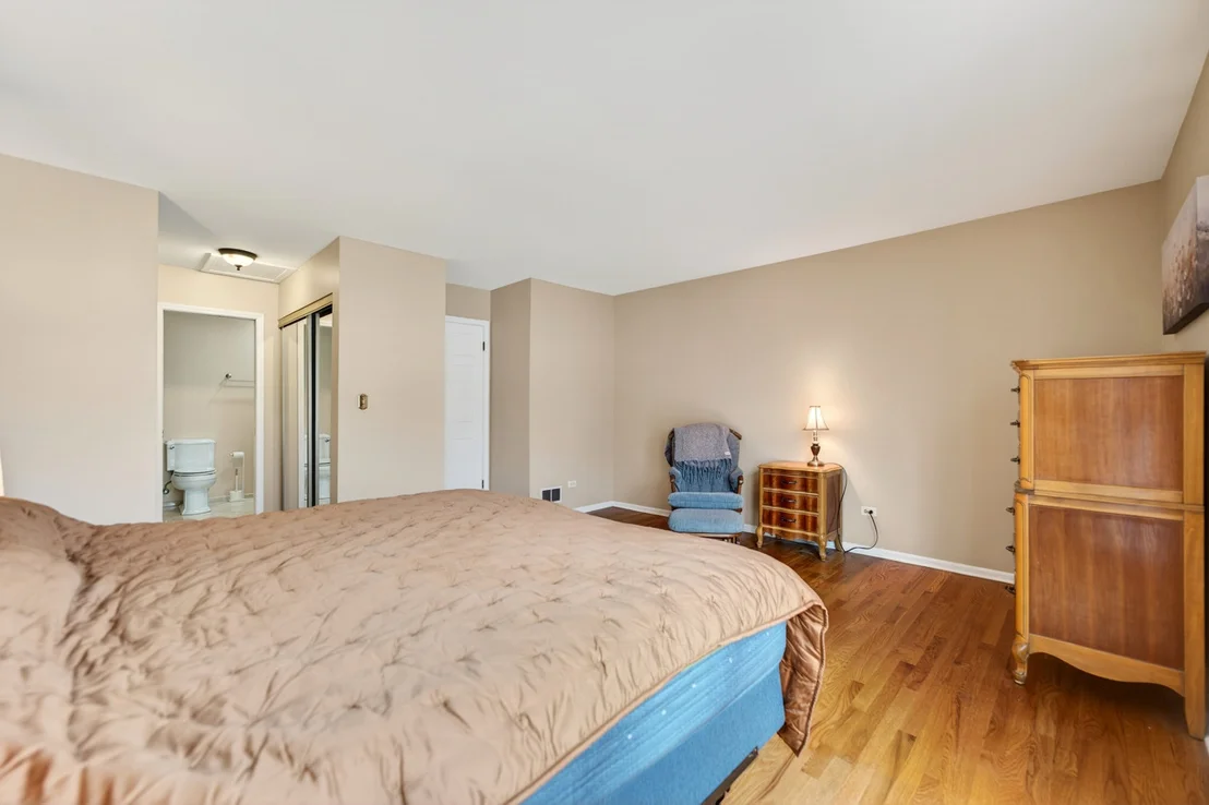 Photo of 1122 Creekside Drive