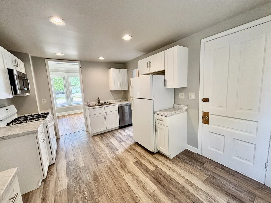 Photo of 910 N State Street