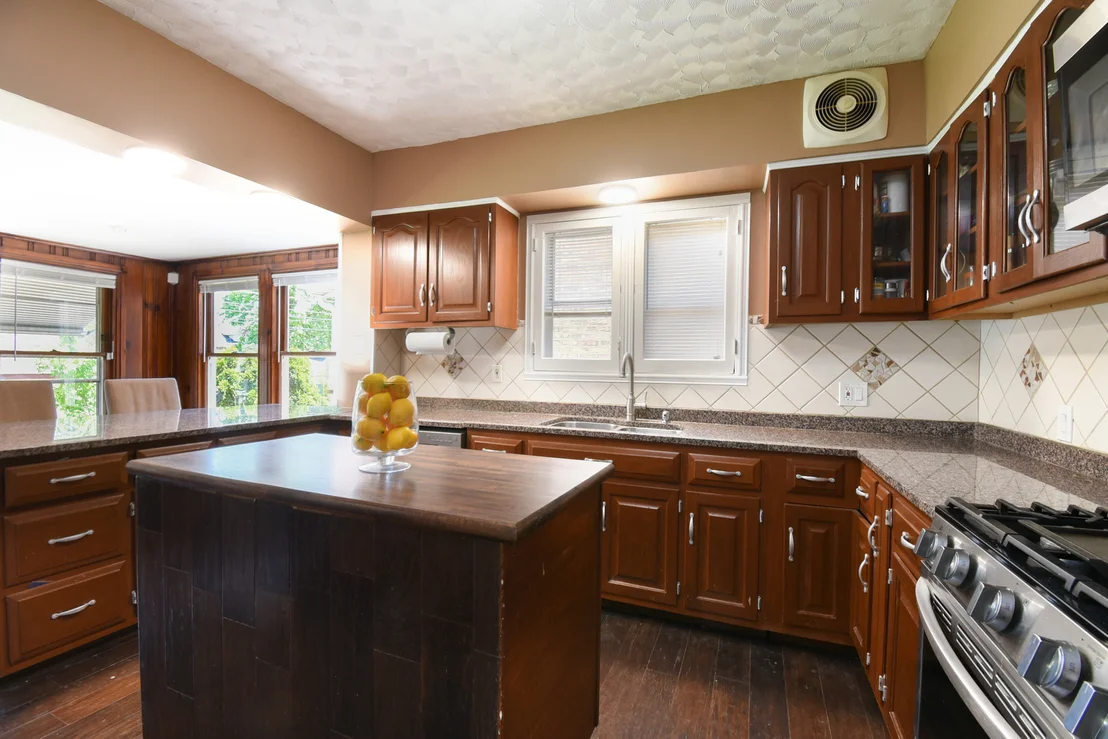 Photo of 1437 Maple Avenue