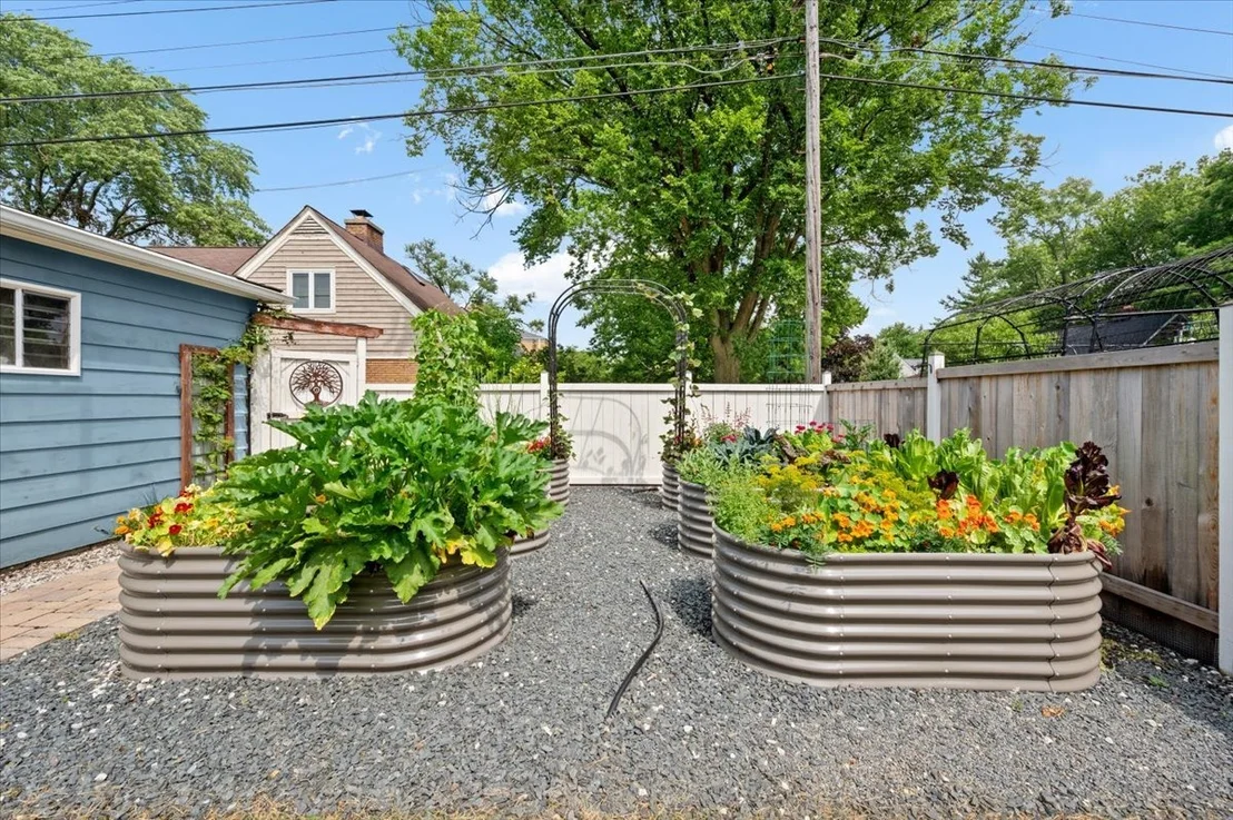 Photo of 3333 Payne Street