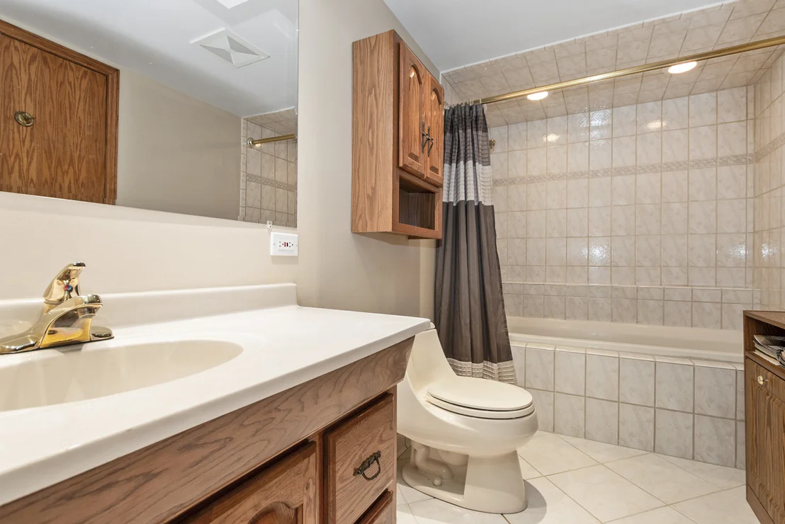 Photo of 10124 Maple Avenue