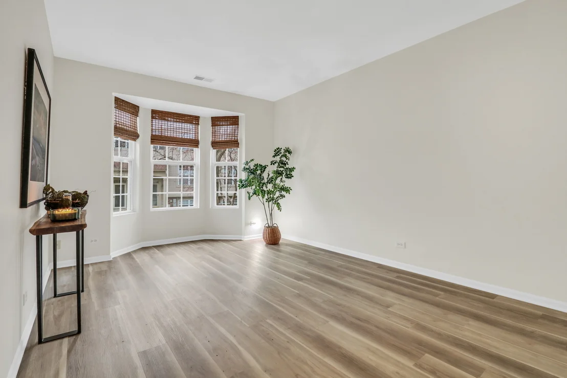 Photo of 983 Ellsworth Drive