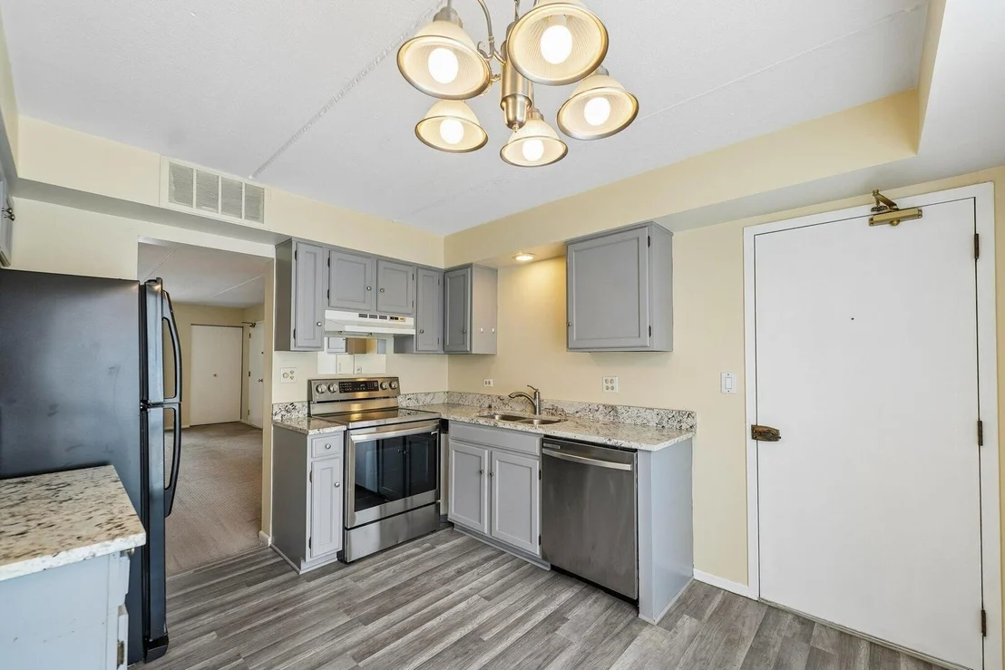 Photo of Unit 4 at 5401 Chateau Drive