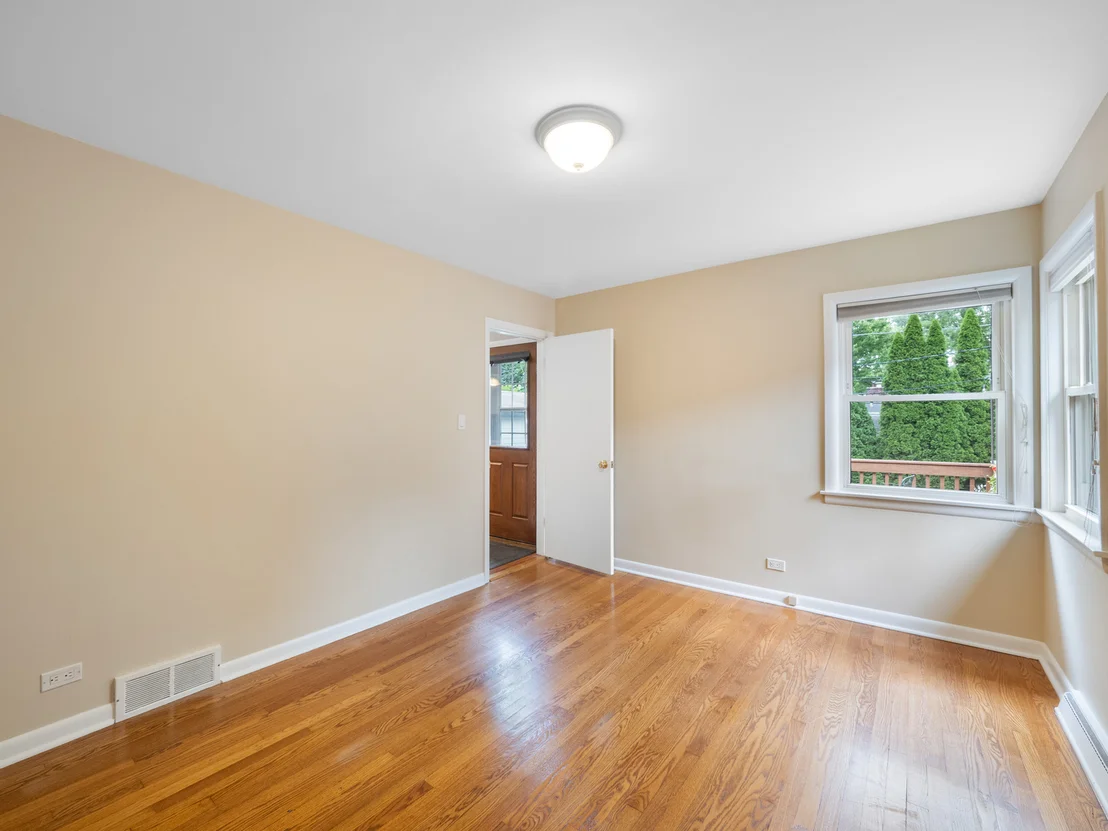 Photo of 727 Harms Road