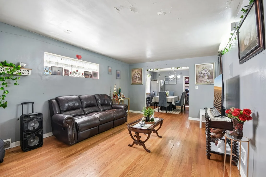 Photo of 3458 W 72nd Place