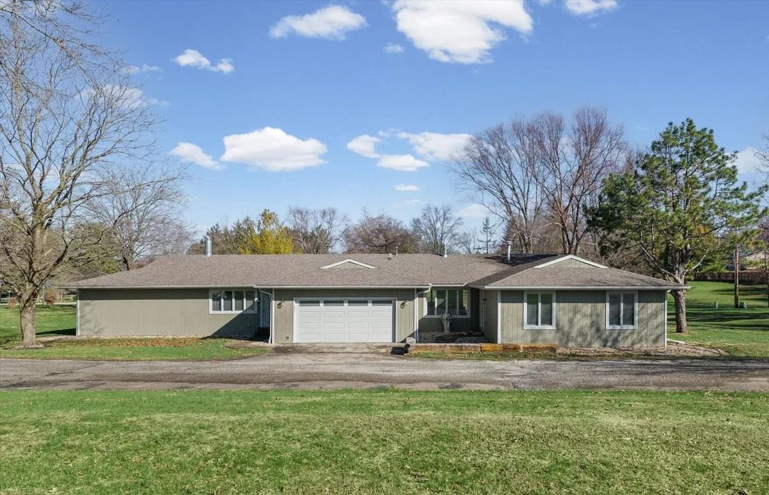 Photo of 1902 Golf Drive