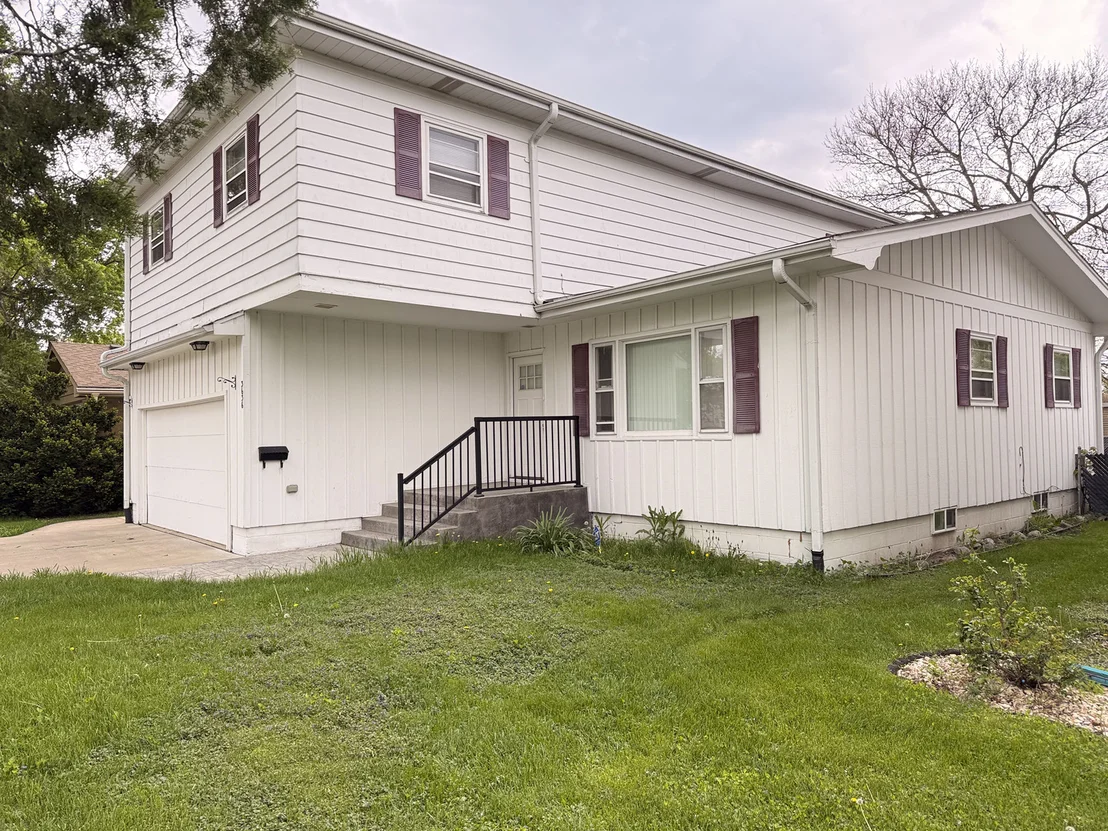 Photo of 3636 EMERALD Avenue