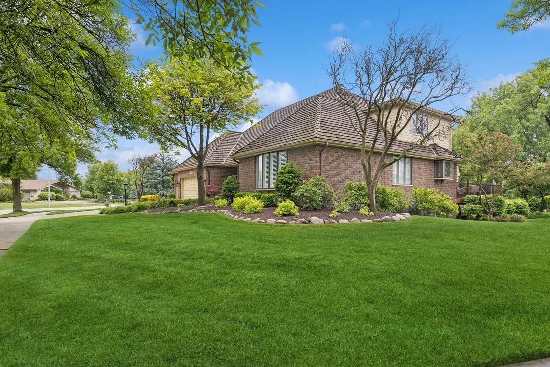 Photo of 8401 Golfview Drive