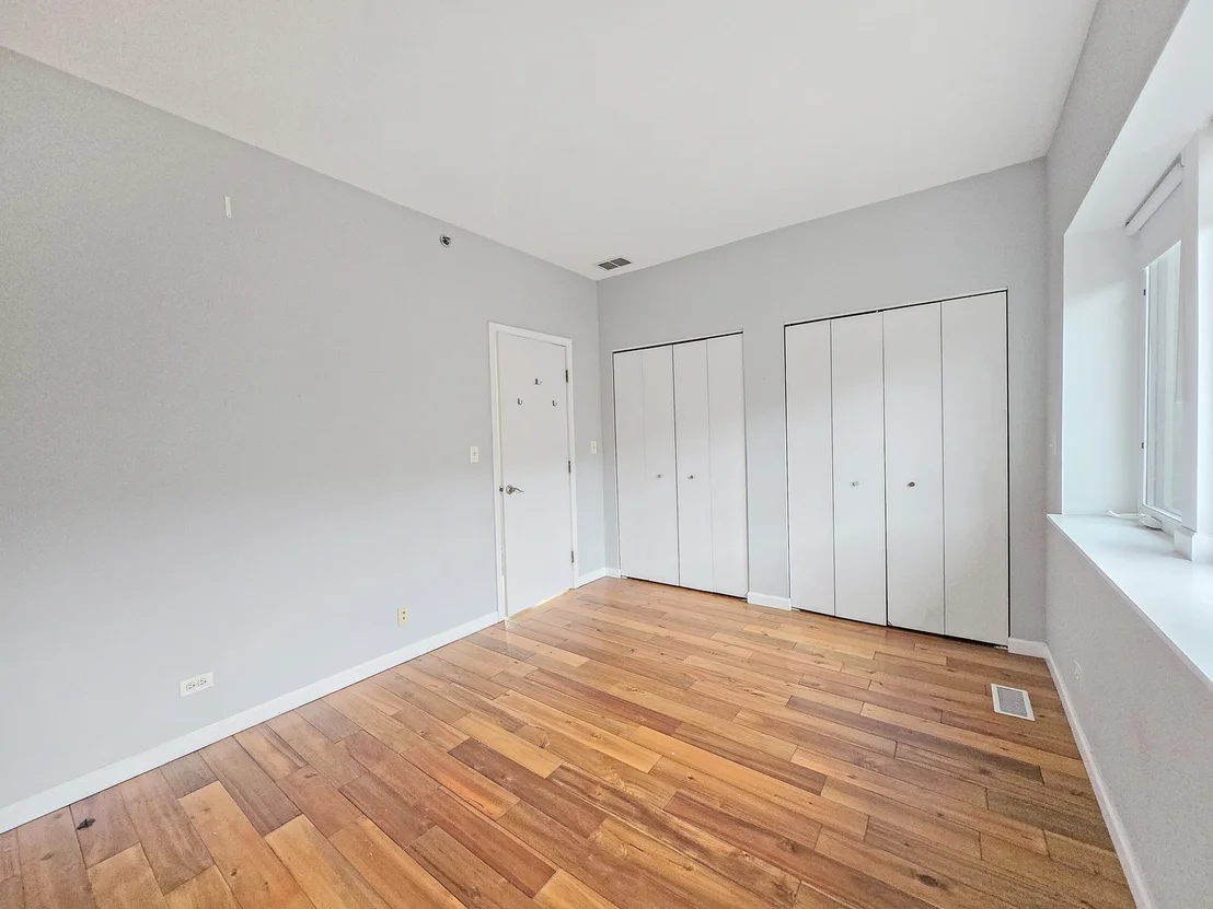 Photo of 2415 W 32nd Place