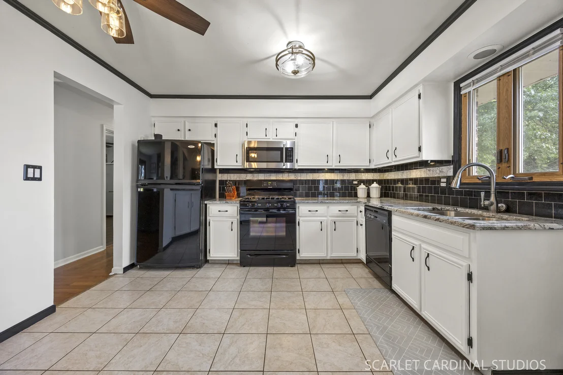Photo of 970 Dearborn Circle