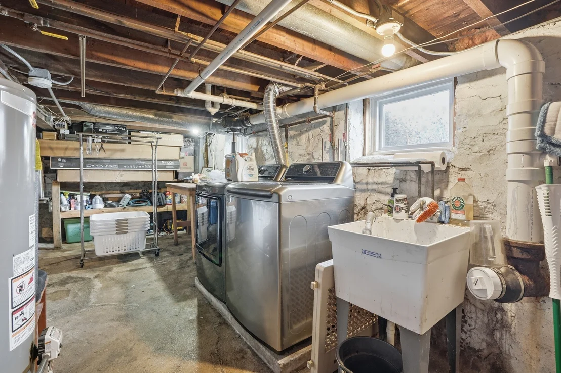 Photo of 11224 Front Street