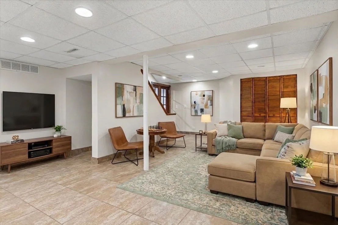 Photo of 1325 Deerfield Lane