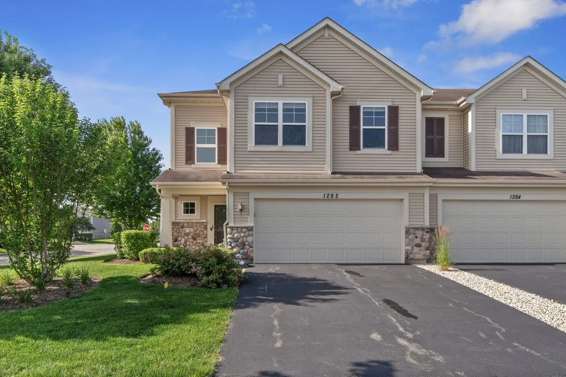 Photo of 1282 Newport Circle