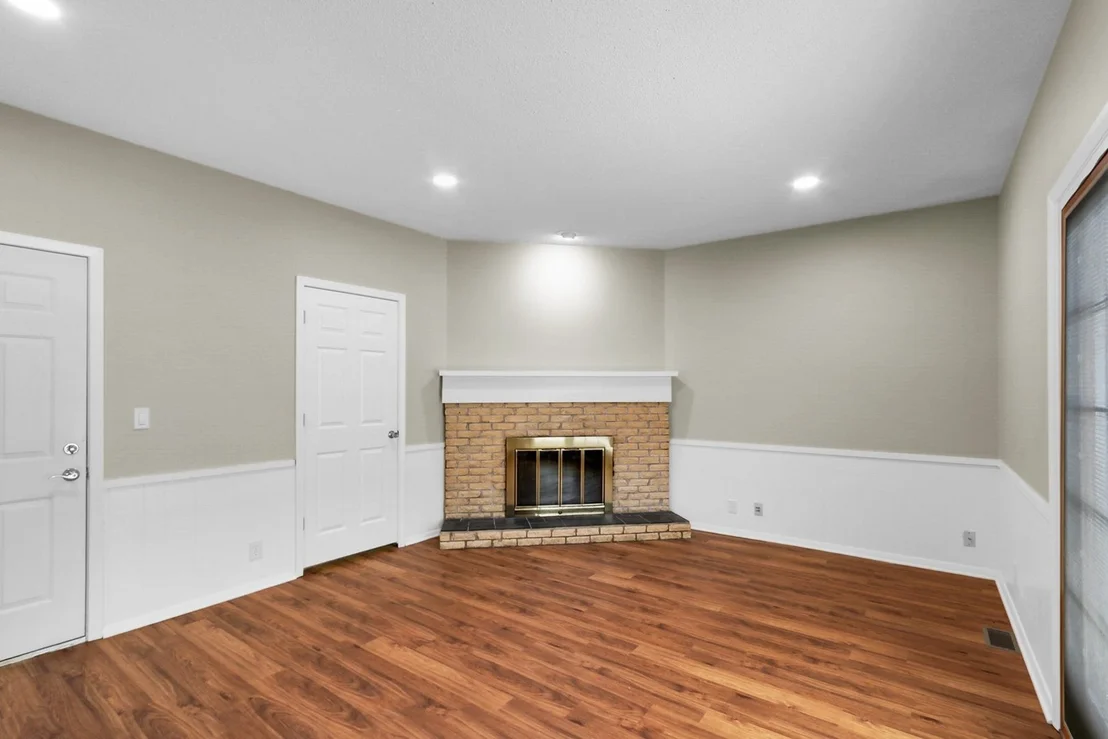 Photo of 2009 Crescent Drive