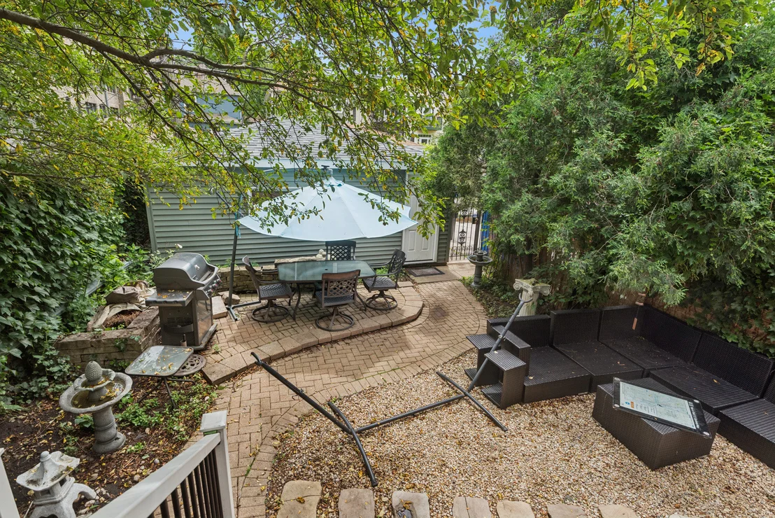 Photo of 1329 W Pratt Boulevard
