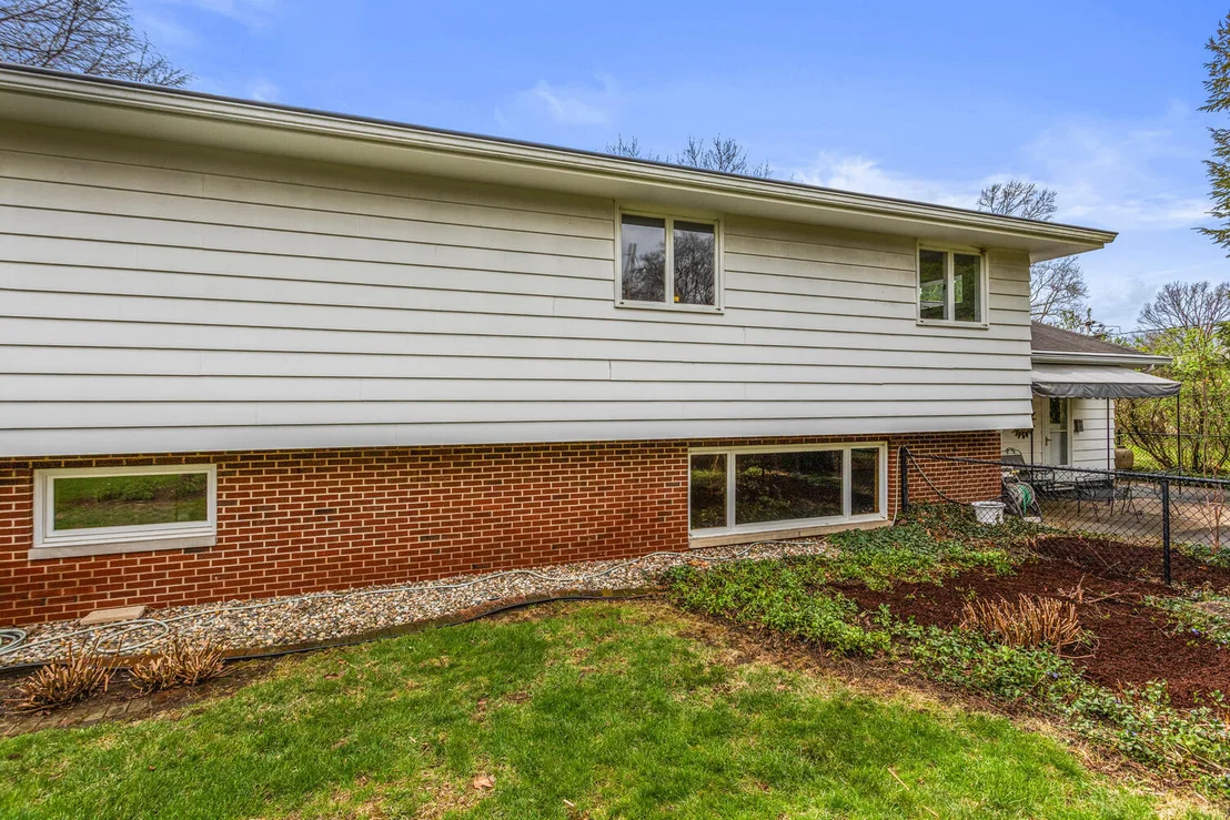 Photo of 1420 Mayfair Road