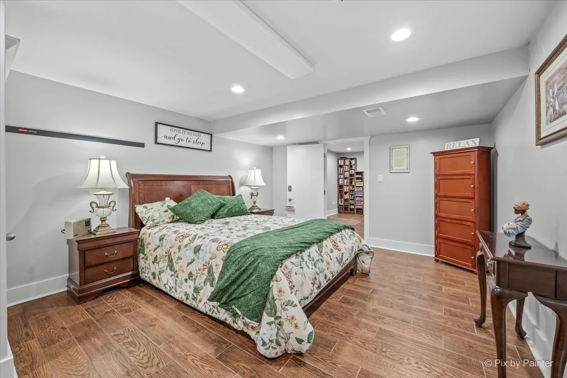 Photo of 858 SHOREWOOD Drive