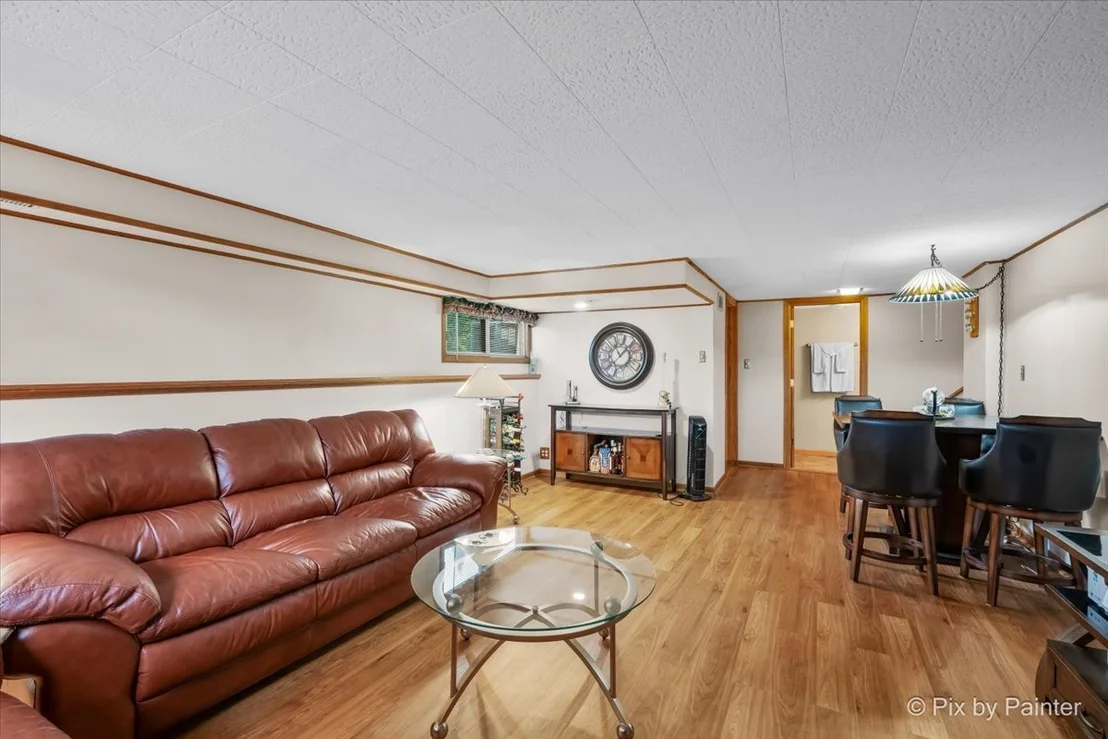 Photo of 24 W Devon Avenue