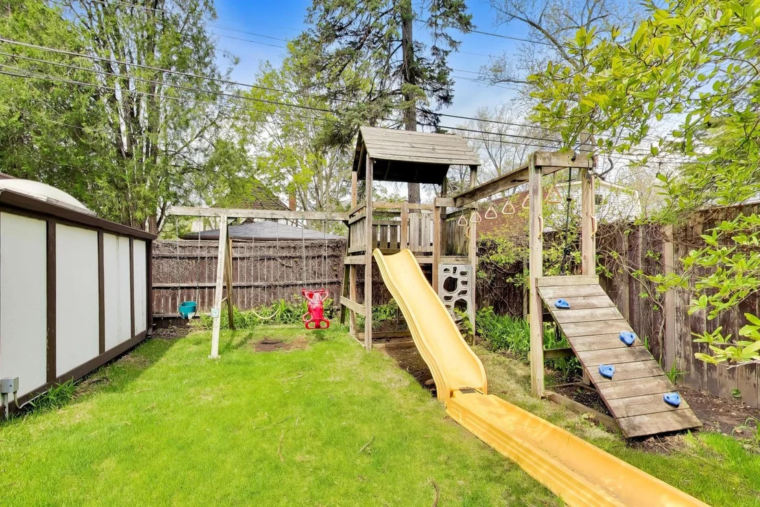 Photo of 1636 Forest Avenue