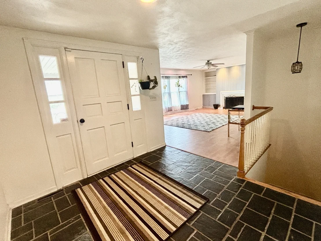 Photo of 1240 S Appleton Road