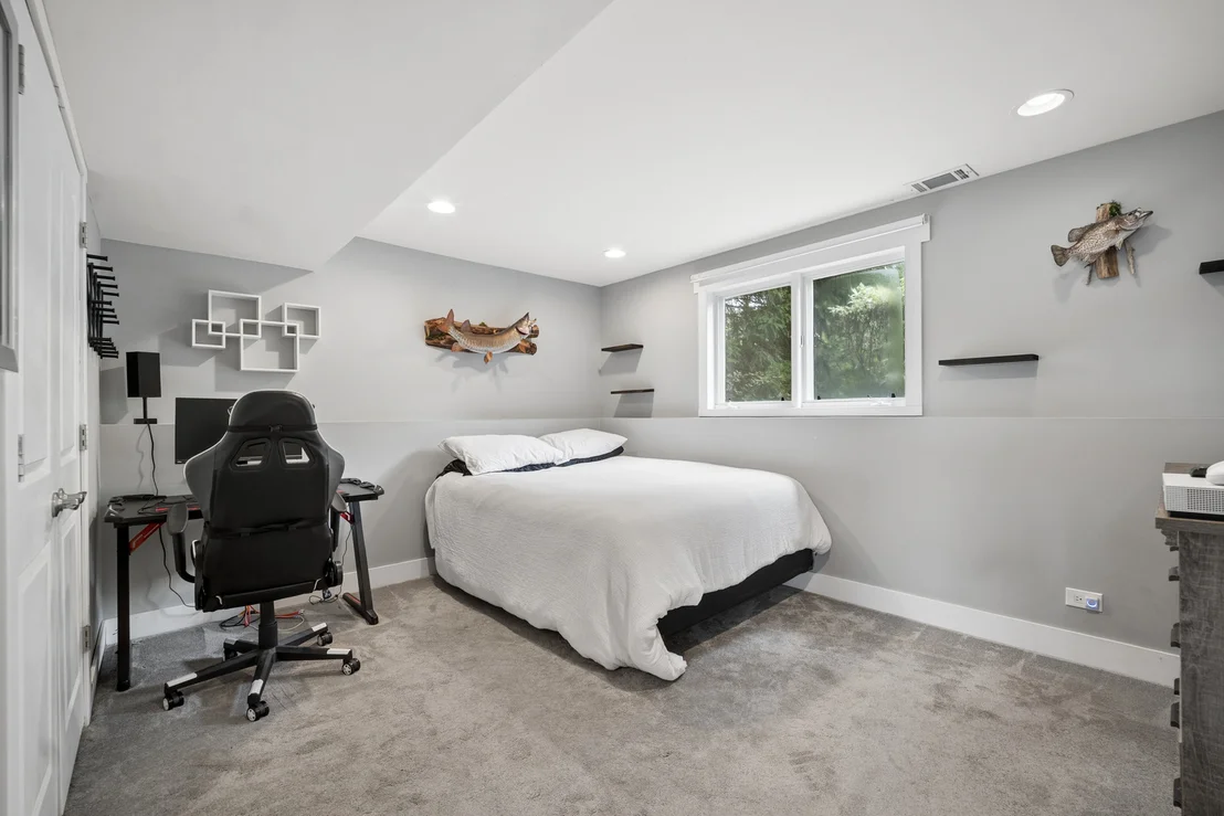 Photo of 498 Lakepoint Drive