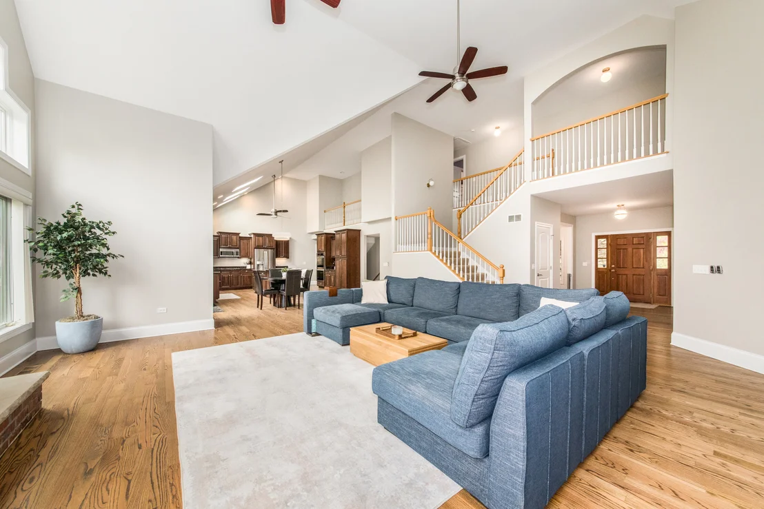 Photo of 4736 DEVON Avenue