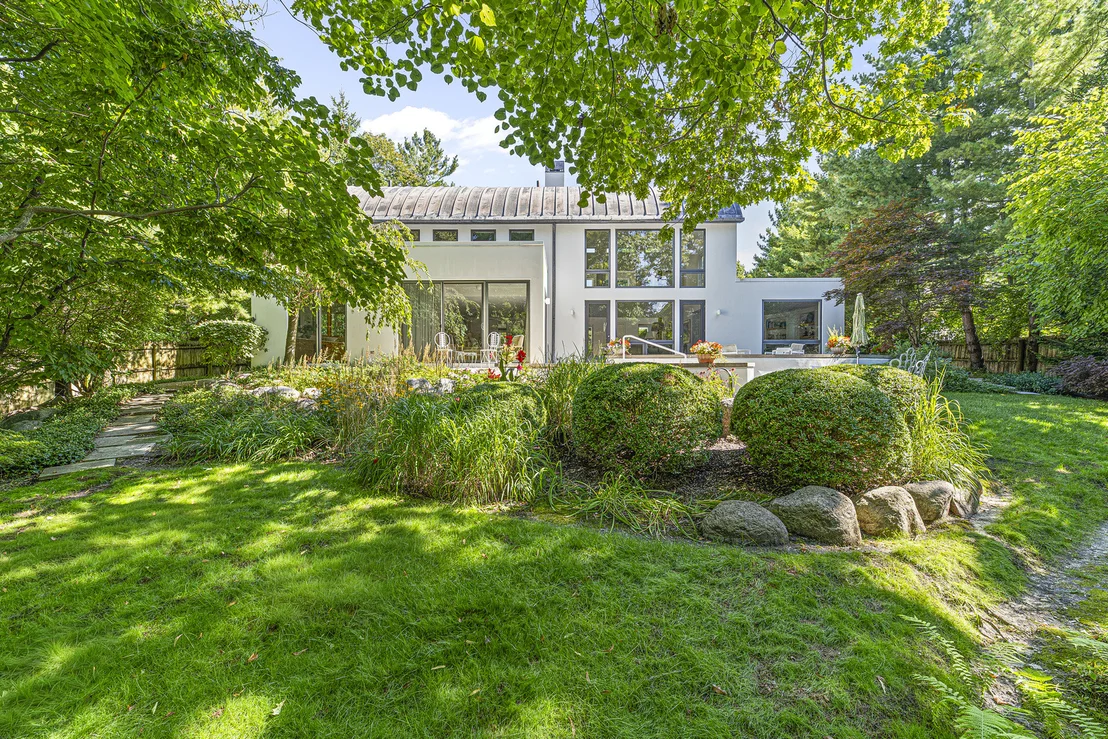 Photo of 165 Maple Avenue