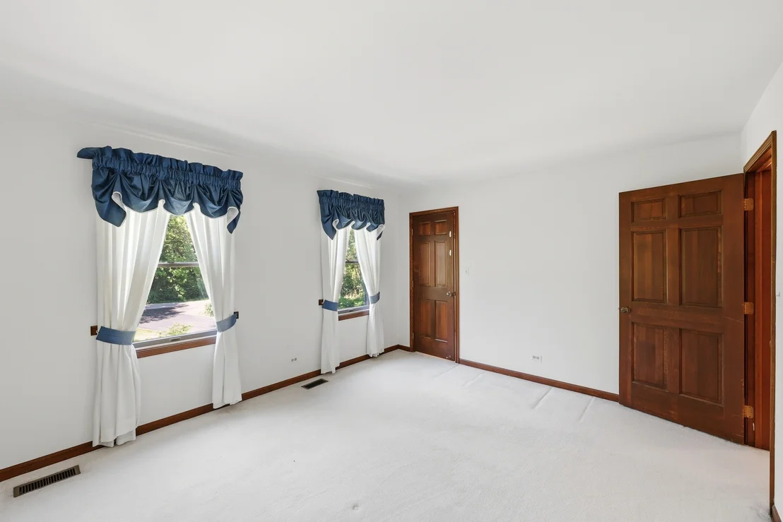 Photo of 107 Roxborough Place