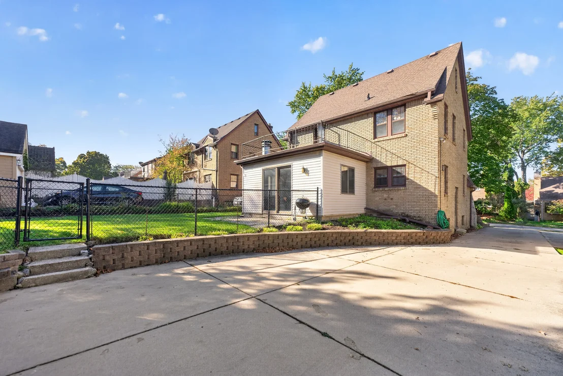 Photo of 623 Robert Avenue
