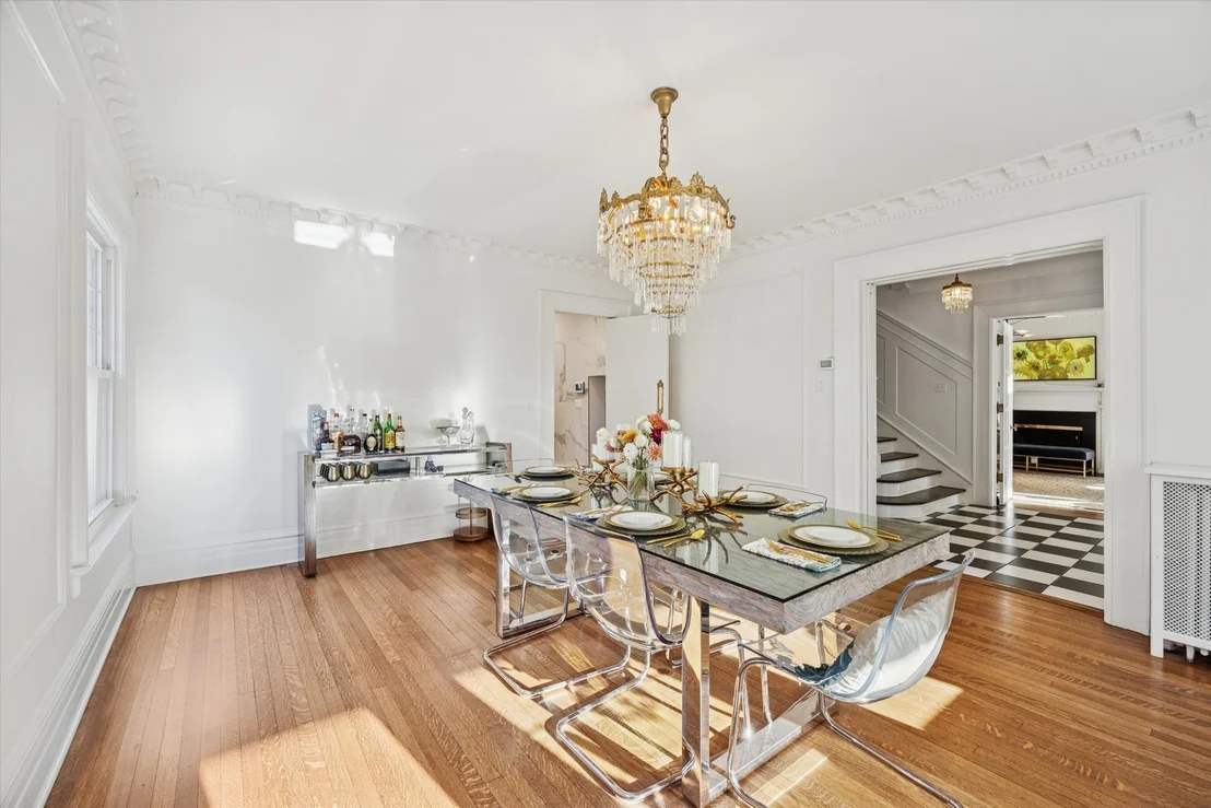Photo of 176 Riverside Road