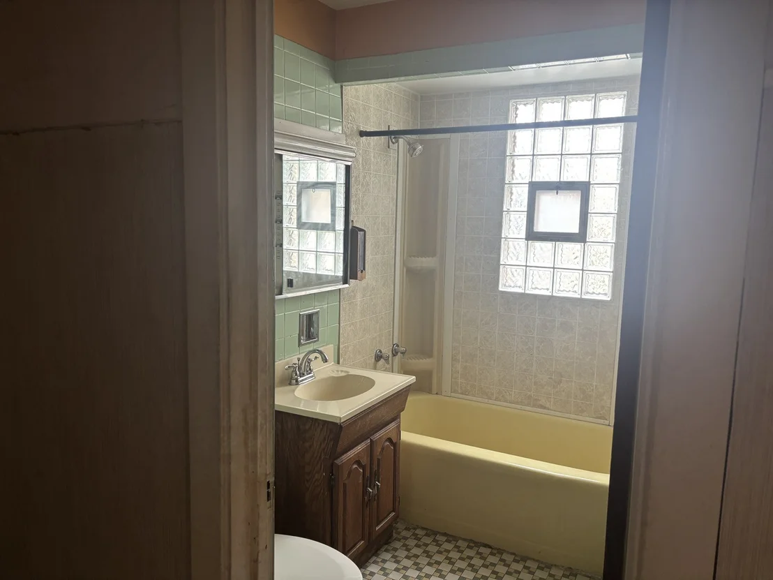 Photo of 1028 Thomas Avenue