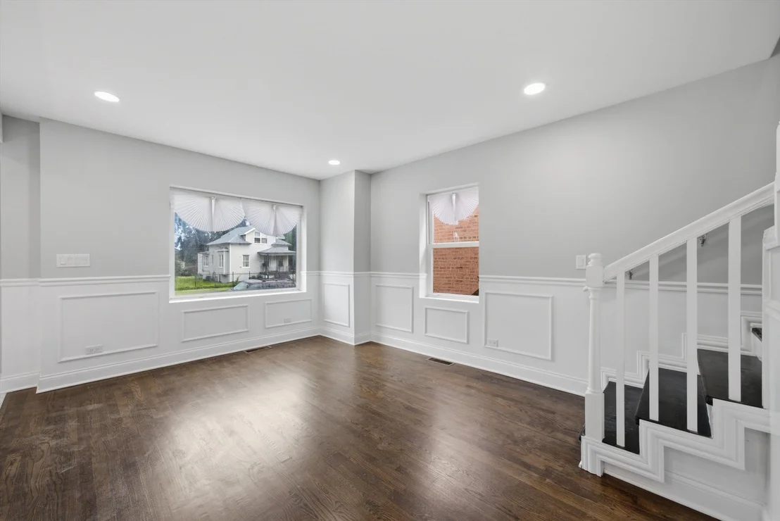 Photo of 433 W 100TH Street