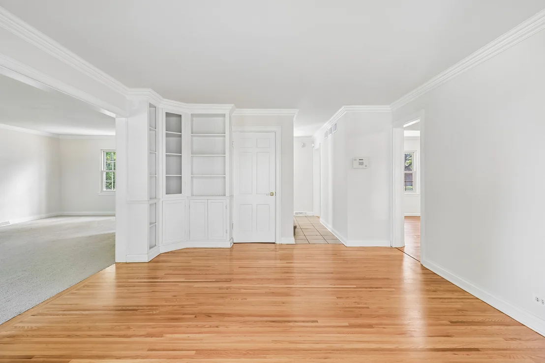 Photo of 1053 Laurel Lane