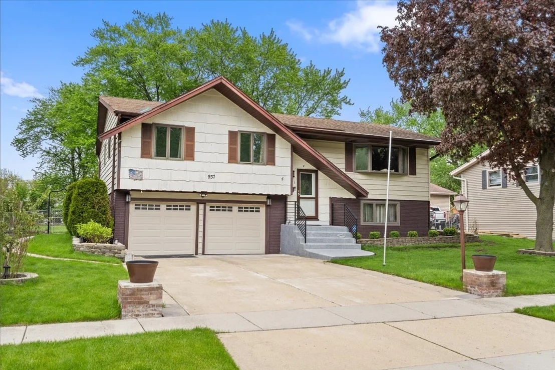 Photo of 937 Cornell Lane