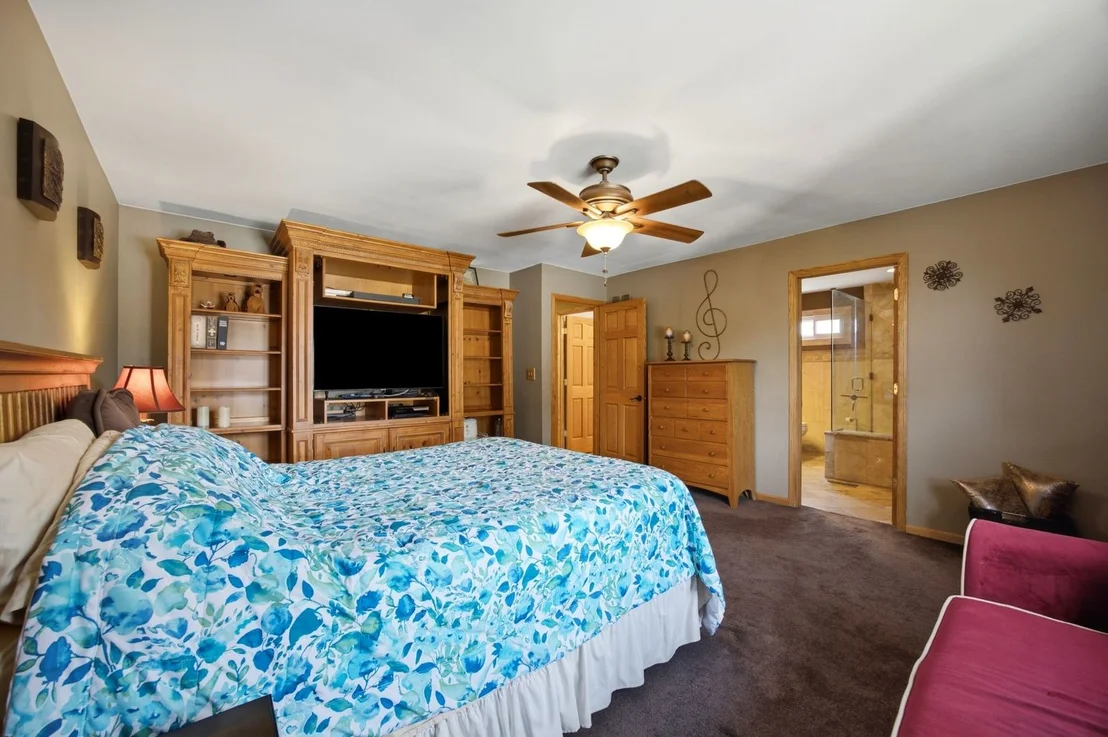 Photo of 702 Hickory Lane