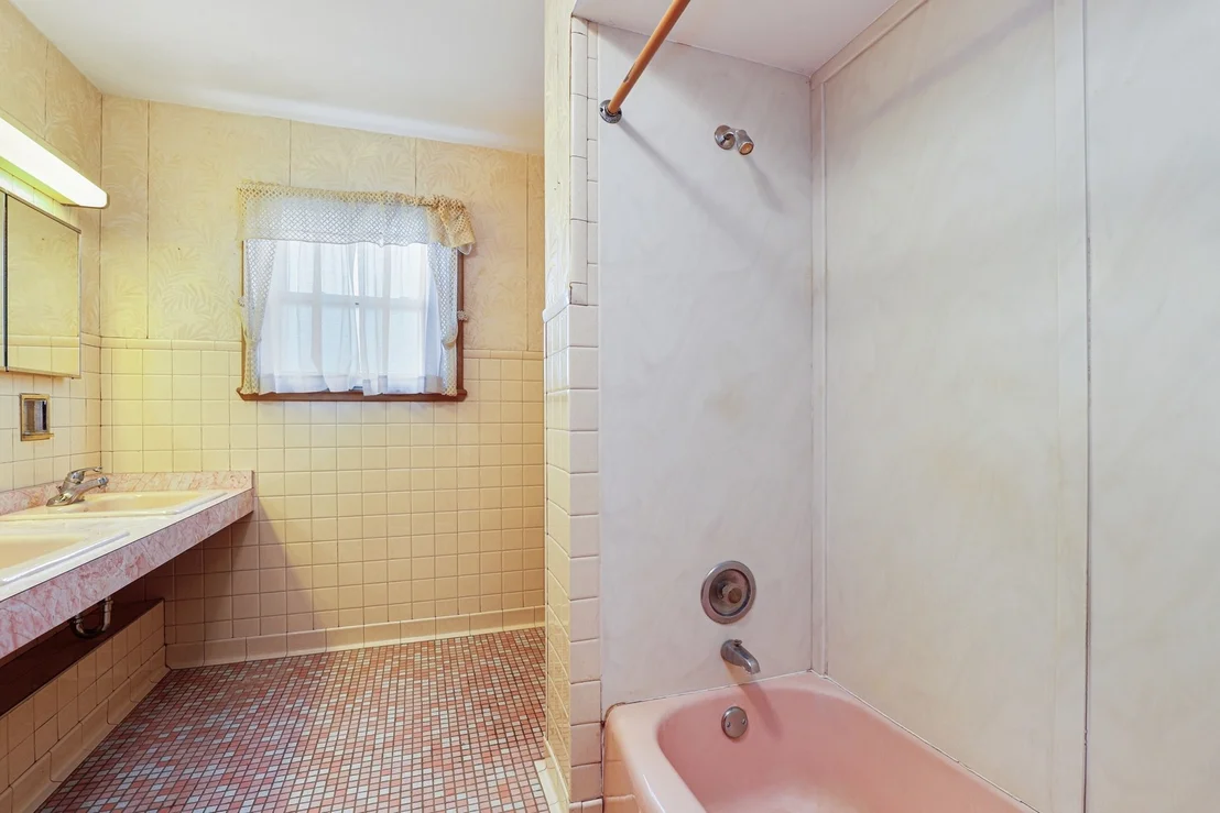 Photo of 5746 Vine Street