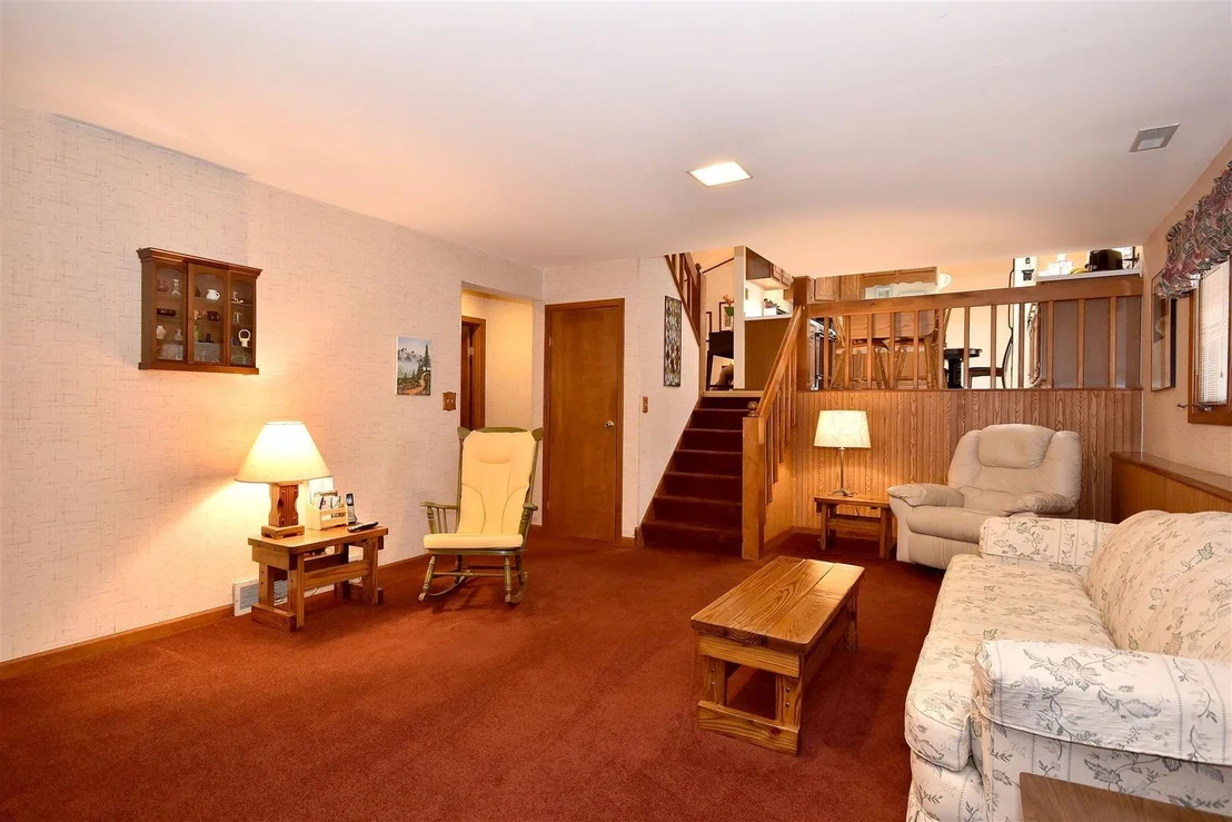 Photo of 206 VILLAGE Road