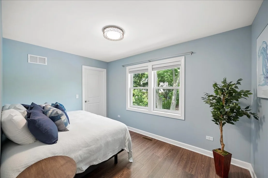 Photo of 586 Earl Drive