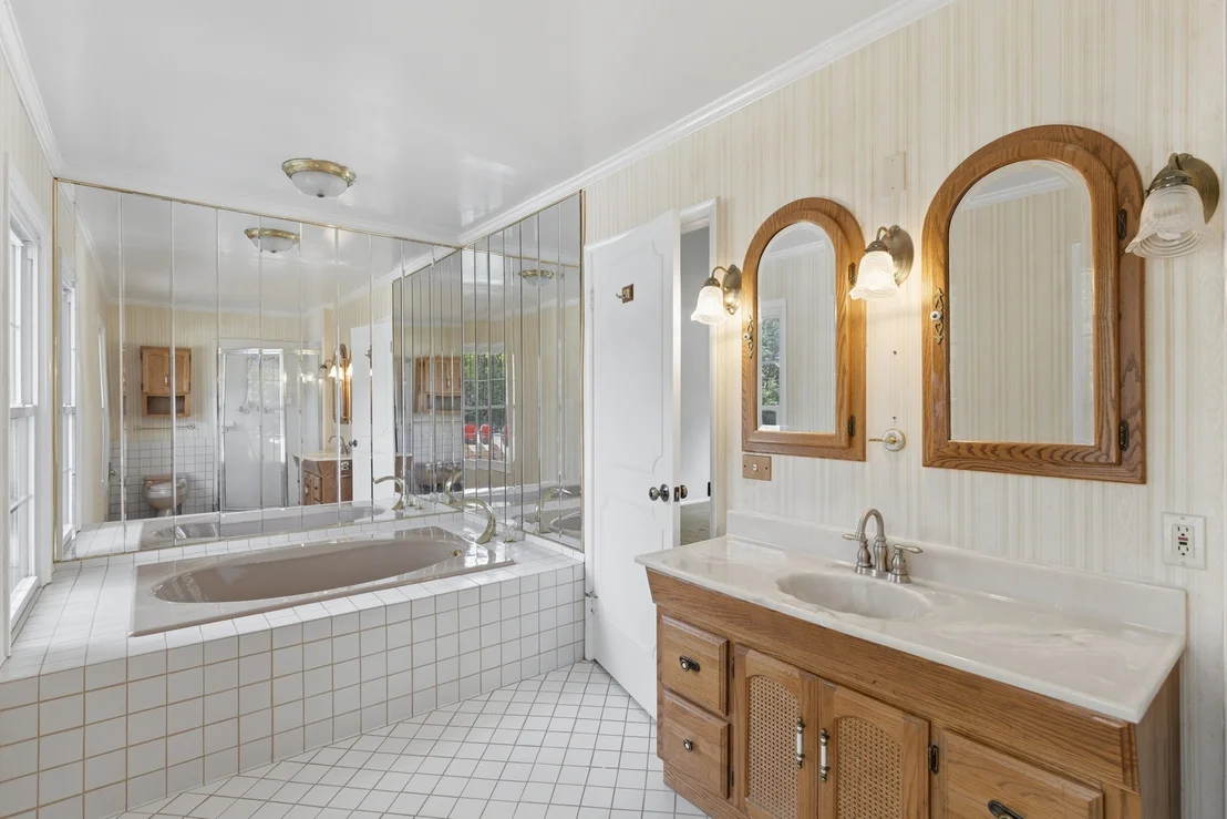 Photo of 750 Carriage Way