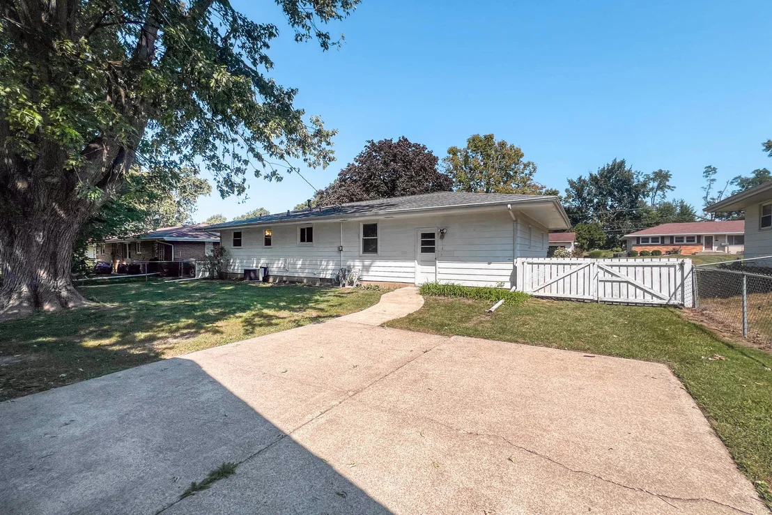 Photo of 807 Sheridan Road