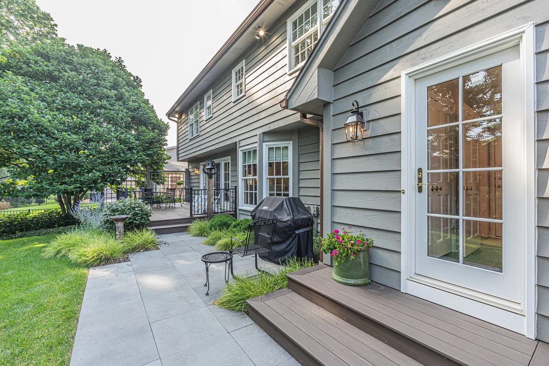 Photo of 991 Huntleigh Drive