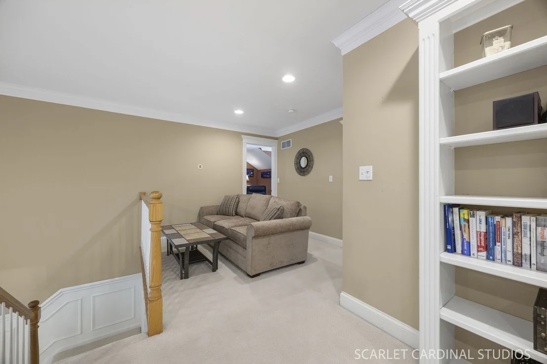 Photo of 1028 Crestwood Circle