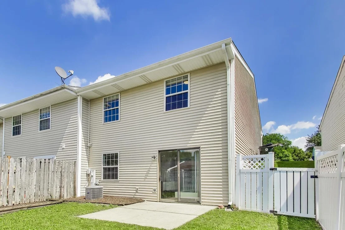 Photo of 1116 RIVERWOOD Drive