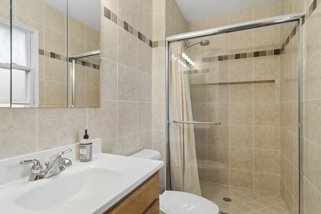 Photo of 1120 Valley Stream Drive