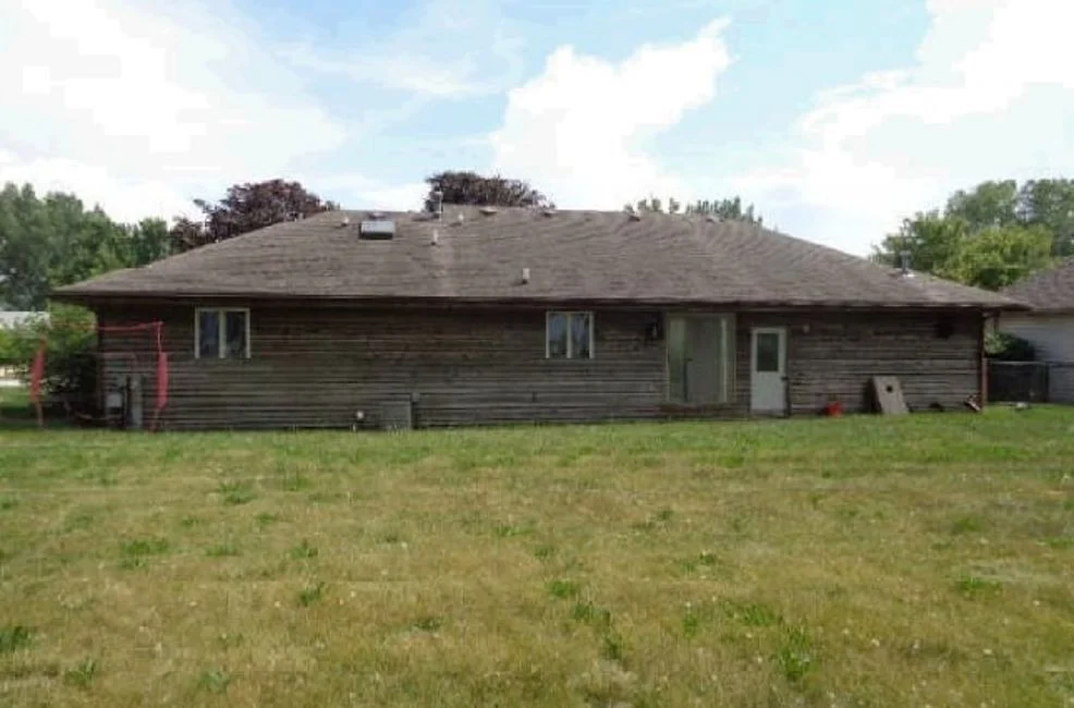 Photo of 1023 W Longfellow Drive