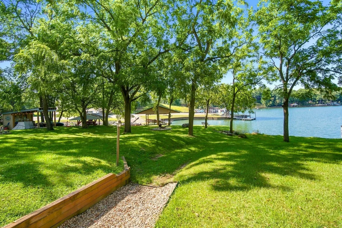 Photo of 154 Beachview Court